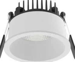 Aria D75 lavtbyggende downlight 7W 2700K IP44 m/flicker free dimbar driver - Hvit