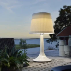 Assisi bordlampe solcelle - Hvit