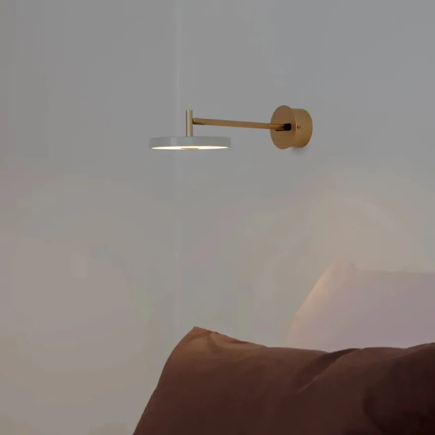 Asteria vegglampe lang til skjult anlegg