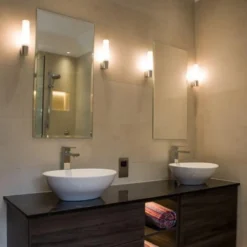 Bari vegglampe