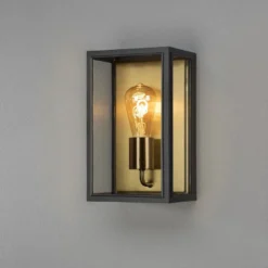 Carpi vegglampe utendørs IP44 - Svart/Messing