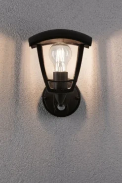 Classic vegglampe opp utendørs IP44 - Med bevegelsessensor