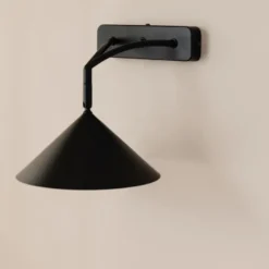 Curve vegglampe