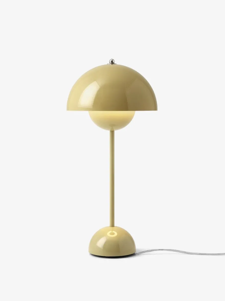Flowerpot VP3 bordlampe