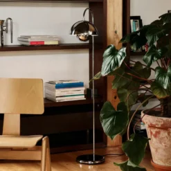 Flowerpot VP12 gulvlampe