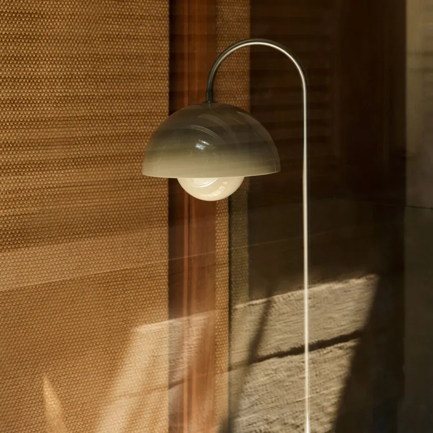 Flowerpot VP12 gulvlampe