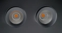 Georgia 360 lavtbyggende downlight dobbel 2x7W 2700K RA97 Dimbar IP44 - Svart