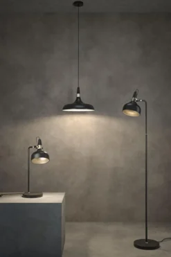 Juna bordlampe