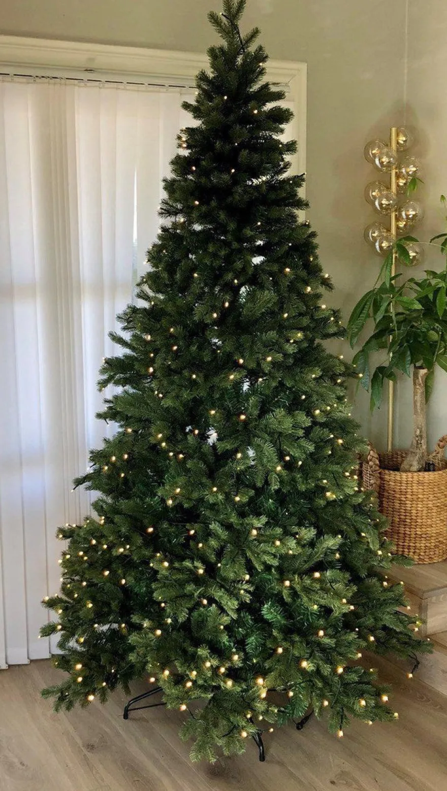 Kunstig juletre 180 cm 40% PE og 60% PVC 300 LED varmhvit