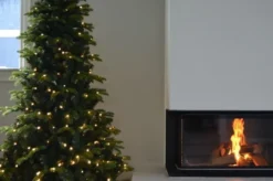 Kunstig juletre med lys 210cm