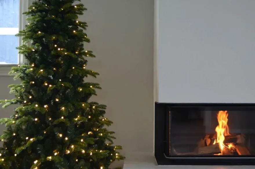 Kunstig juletre med lys 210cm