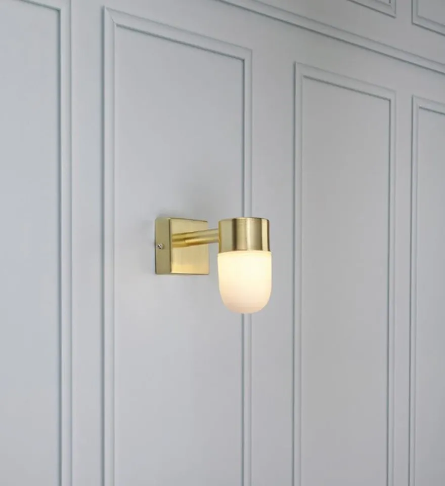 Menton vegglampe IP44 - Messing/opalhvit - Messing / Opal