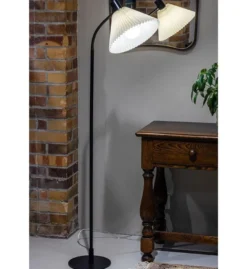 Mira gulvlampe 145 cm - Svart/Offwhite - Svart / Hvit