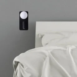 Mooni vegglampe USB - Svart