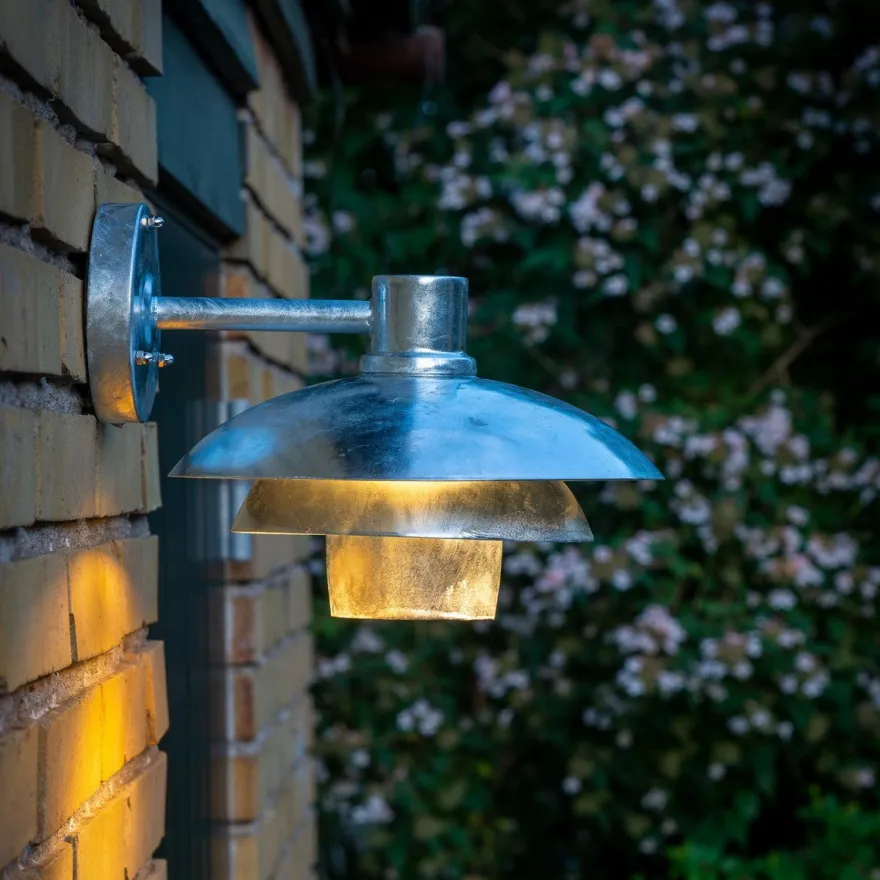 Morph D24 utendørs vegglampe IP44