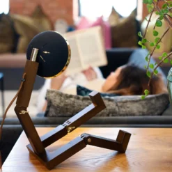 Mr. Wattson bordlampe, Limited Edition - Svart og messing