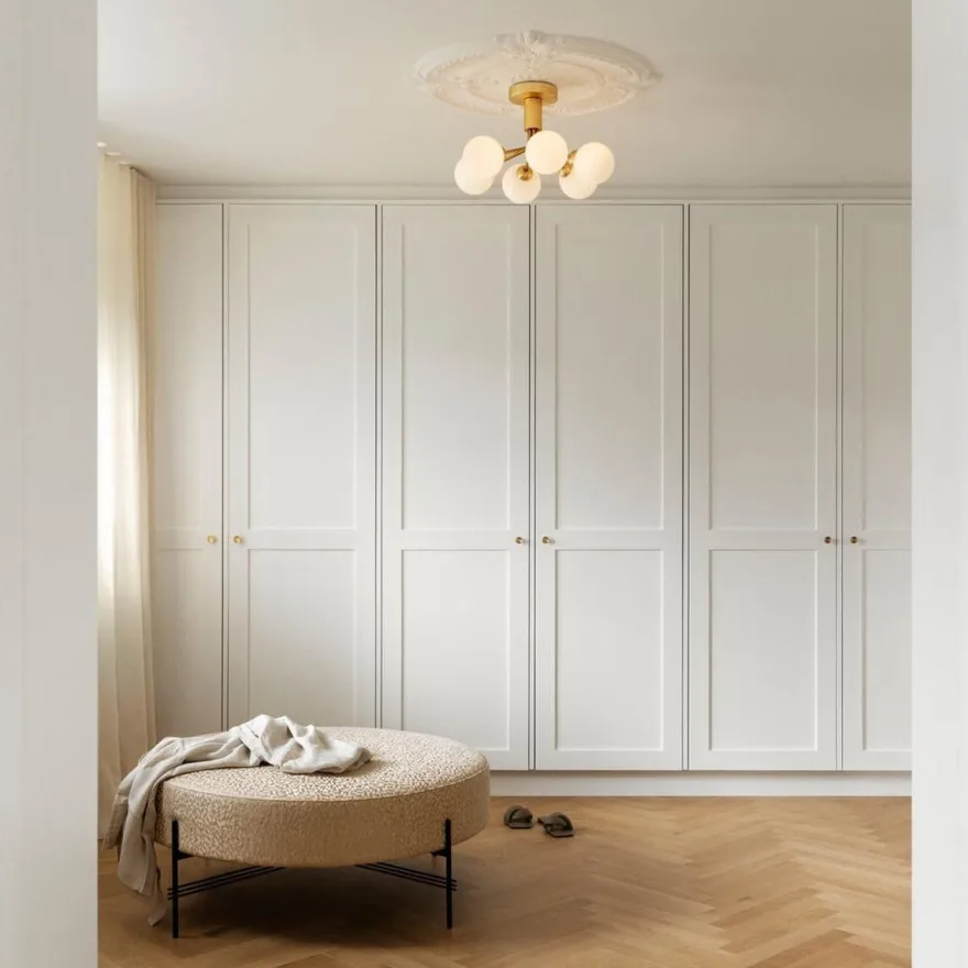Nuura Apiales 6 taklampe børstet messing / opal glass
