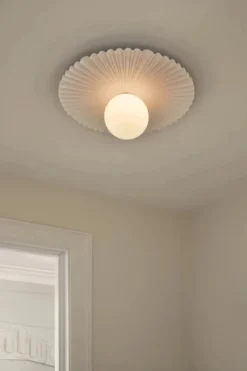 Nuura Liila Muuse vegglampe/taklampe - medium - Hvit / opal