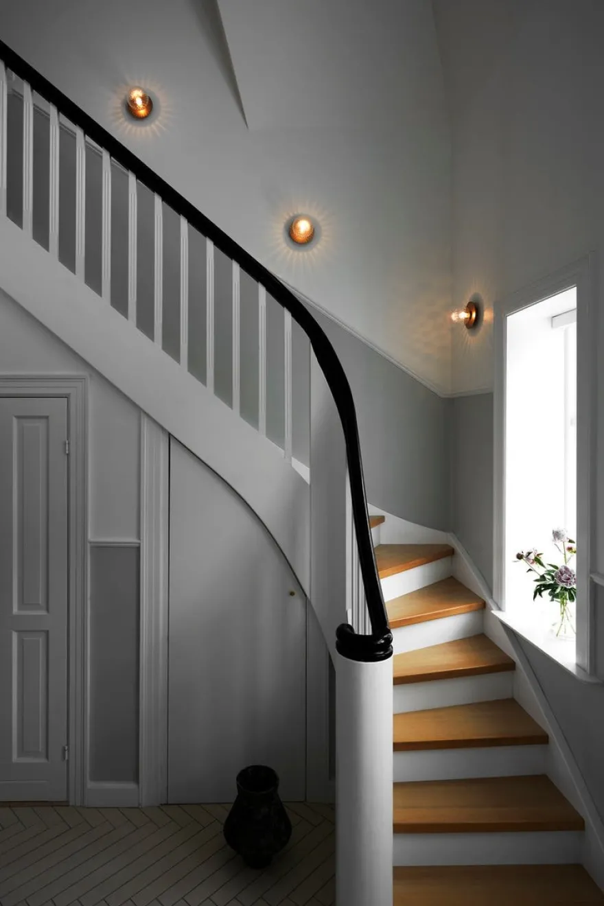 Nuura Liila 1 vegglampe/taklampe - medium - nordic gold / opal
