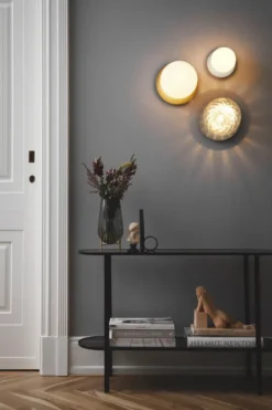 Nuura Liila 1 vegglampe/taklampe - large - nordic gold / opal