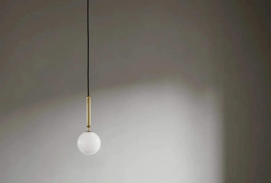Nuura Miira 1 messing / opal