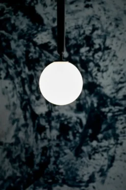 Nuura Miira 1 svart/opal