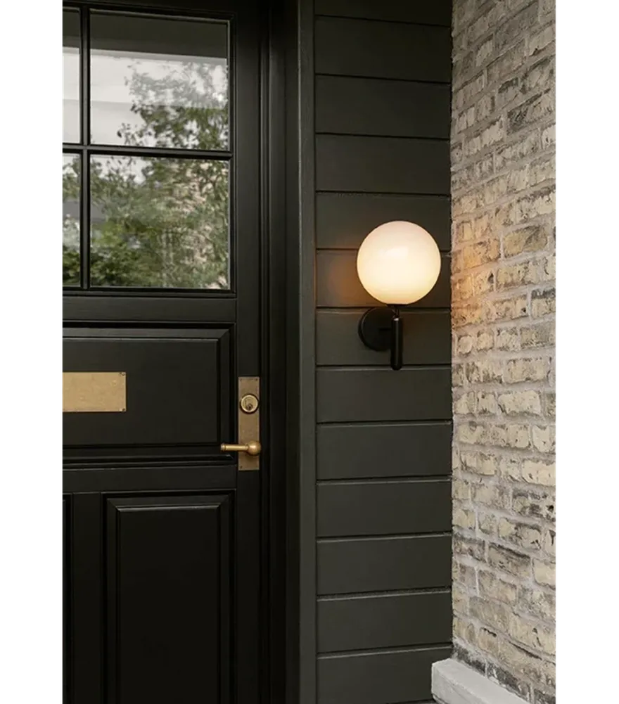 Nuura Miira utendørslampe - svart / opal