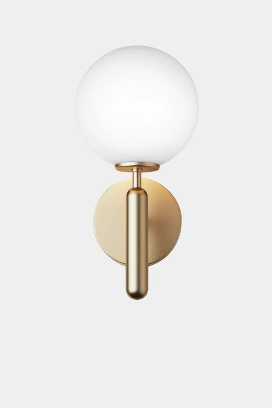 Nuura Miira vegglampe messing / opal