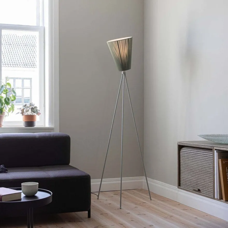 Oslo Wood gulvlampe lysegrå med skjerm