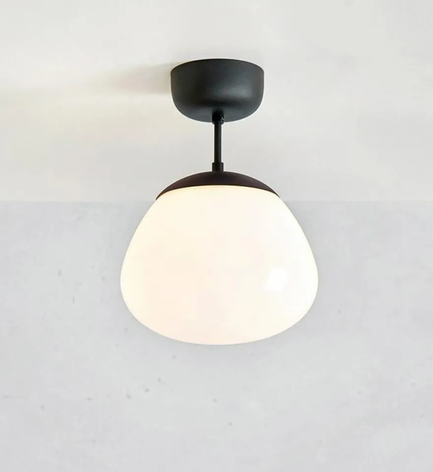 Rise taklampe - Svart/Opal hvit - Svart / Opal