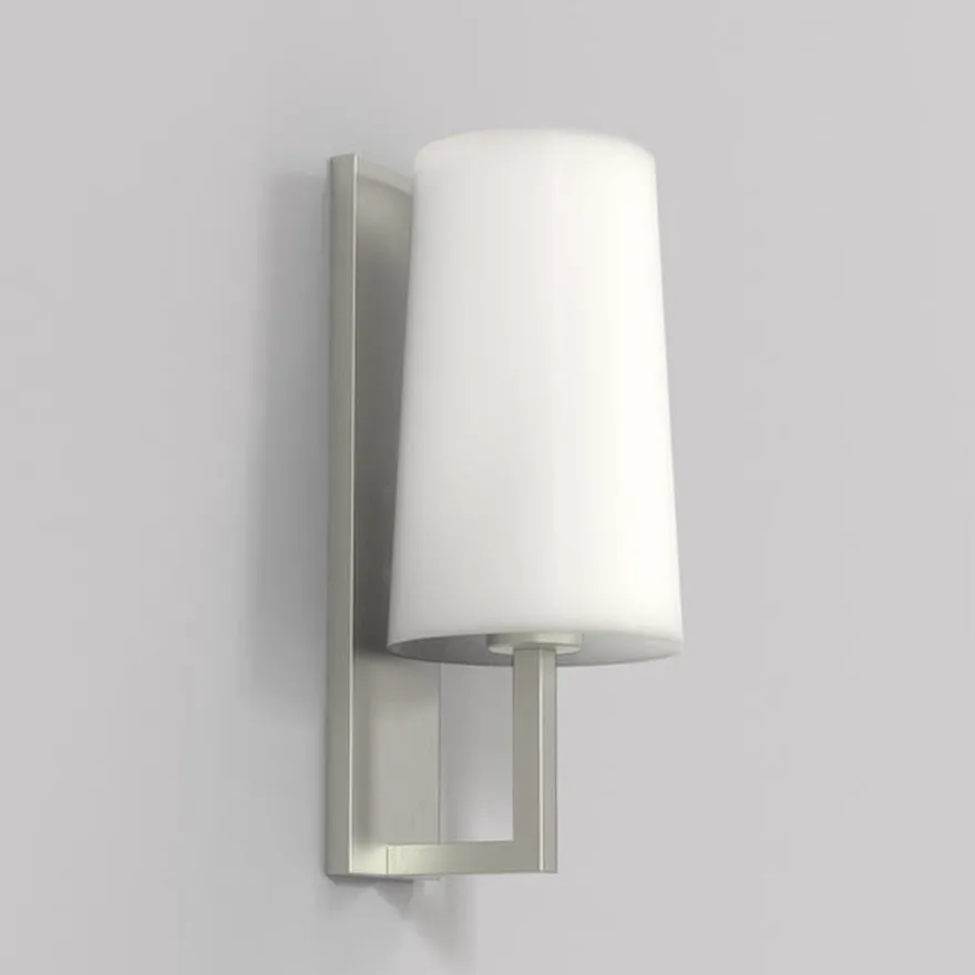 Riva 350 vegglampe baderom IP44 med glass skjerm