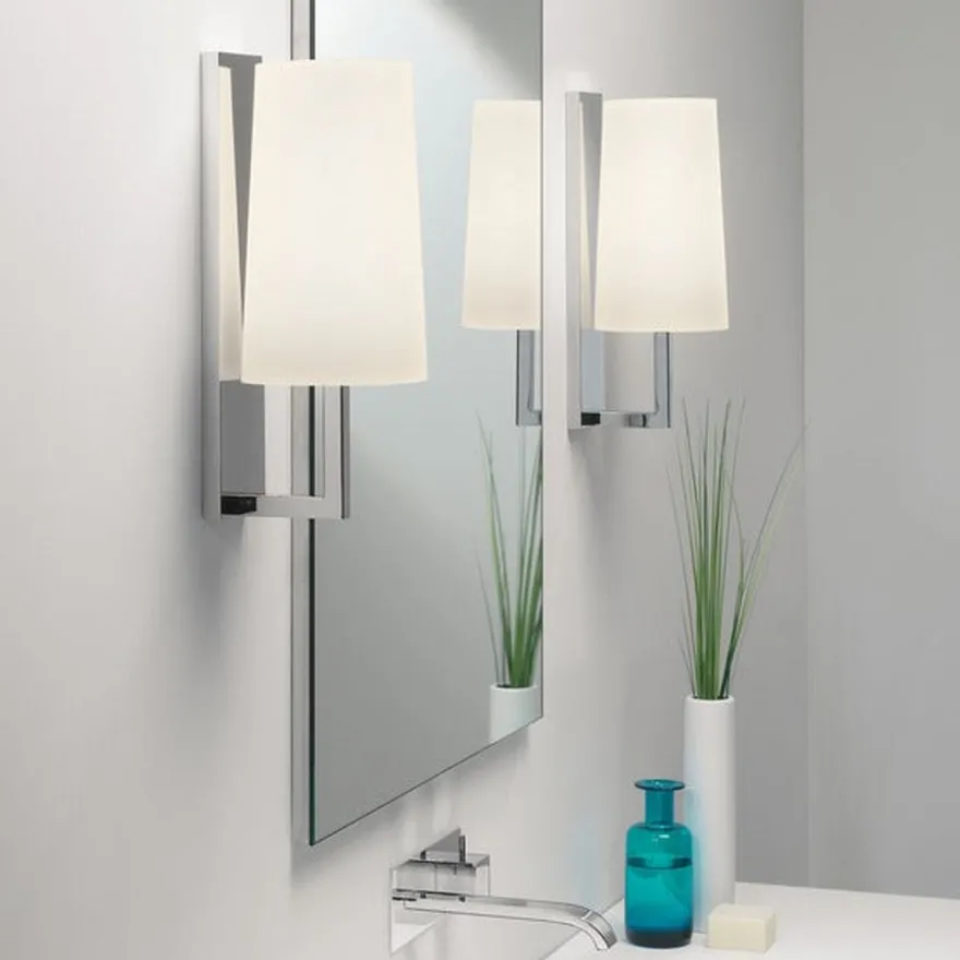 Riva 350 vegglampe baderom IP44 med glass skjerm