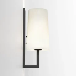 Riva 350 vegglampe baderom IP44 med glass skjerm
