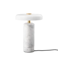 Trip oppladbar bordlampe - Hvit marmor/Hvit skjerm