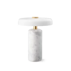 Trip oppladbar bordlampe - Hvit marmor/Hvit skjerm